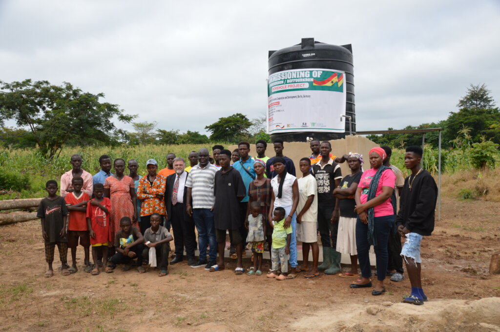 Aperekukrom Community Solar Power Borehole