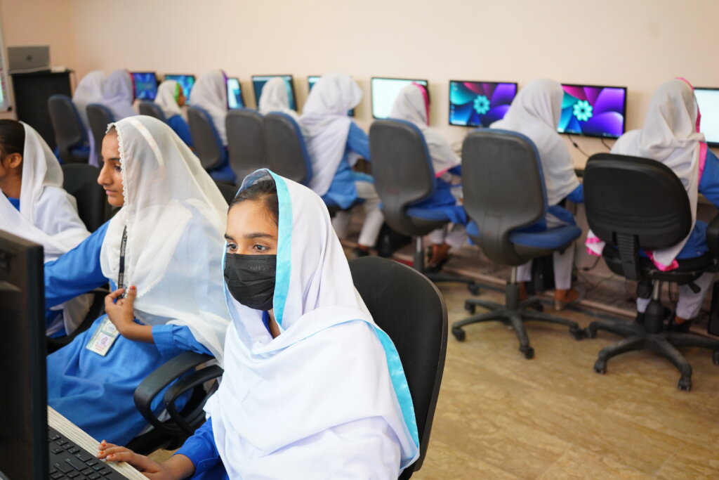 Digital Pakistan - Girls' Digital Transformation