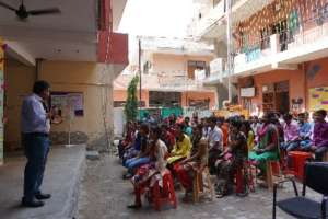Volunteers interact with Setu students