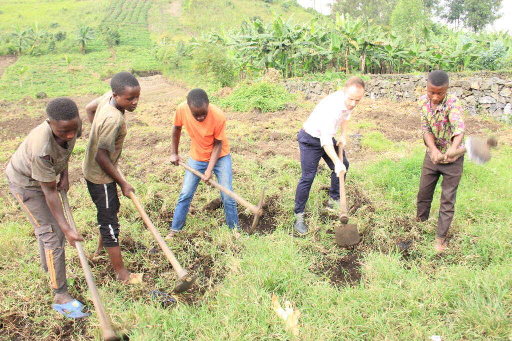 Farming for Community Affected by war in D.R.C