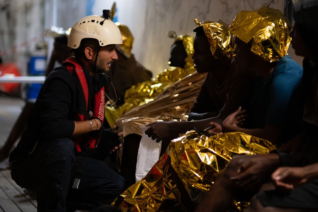 250 Rescue Kits for People in Distress at Sea