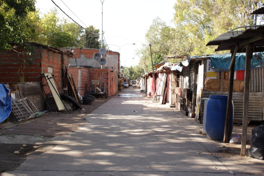 Survey on time-use in low-income neighborhoods