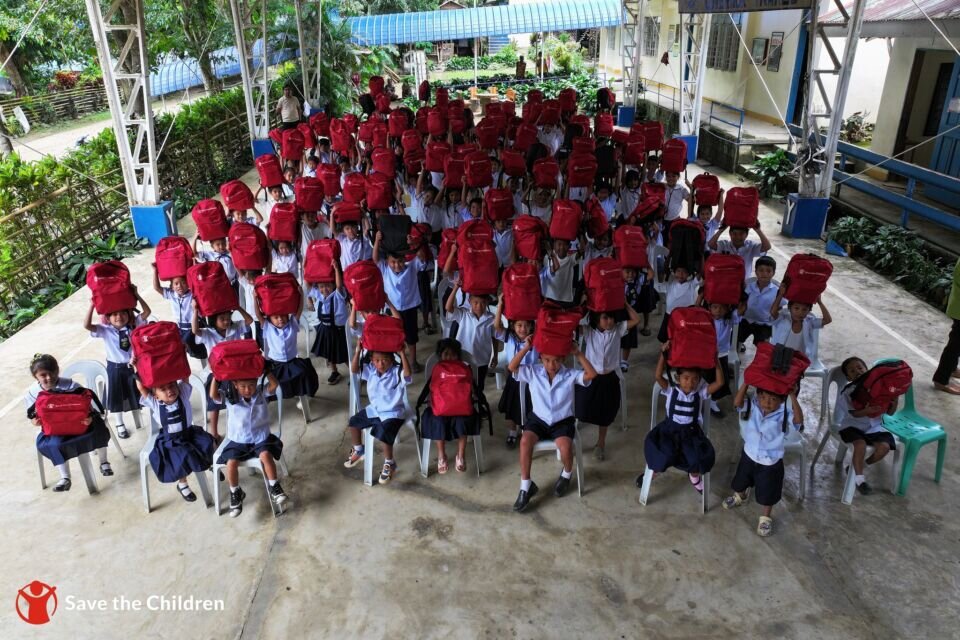Give a Back to School Kit to Children in Cebu