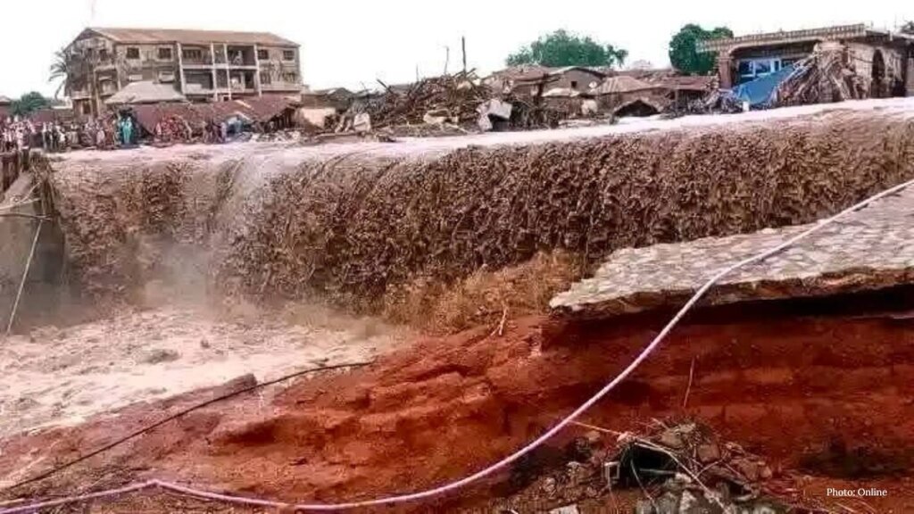 Distribute 500 Emergency Flood Relief Kits