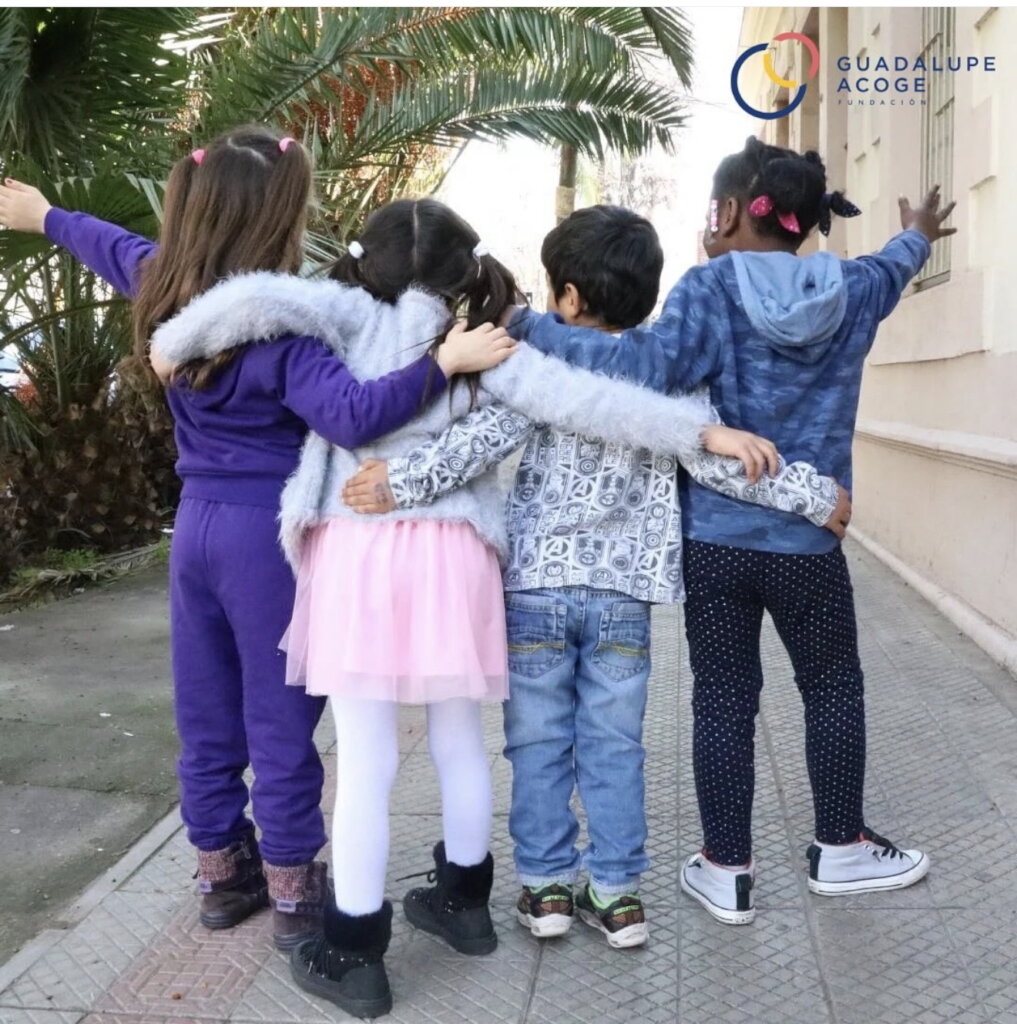 Help vulnerable children, live with a family again