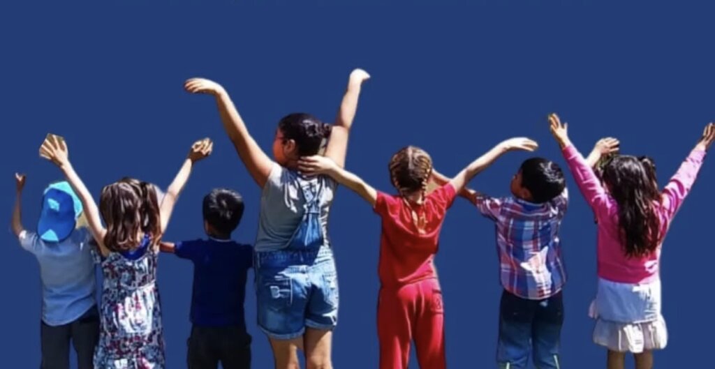 Help vulnerable children, live with a family again