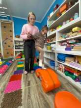 Sensory integration session with a child with ment