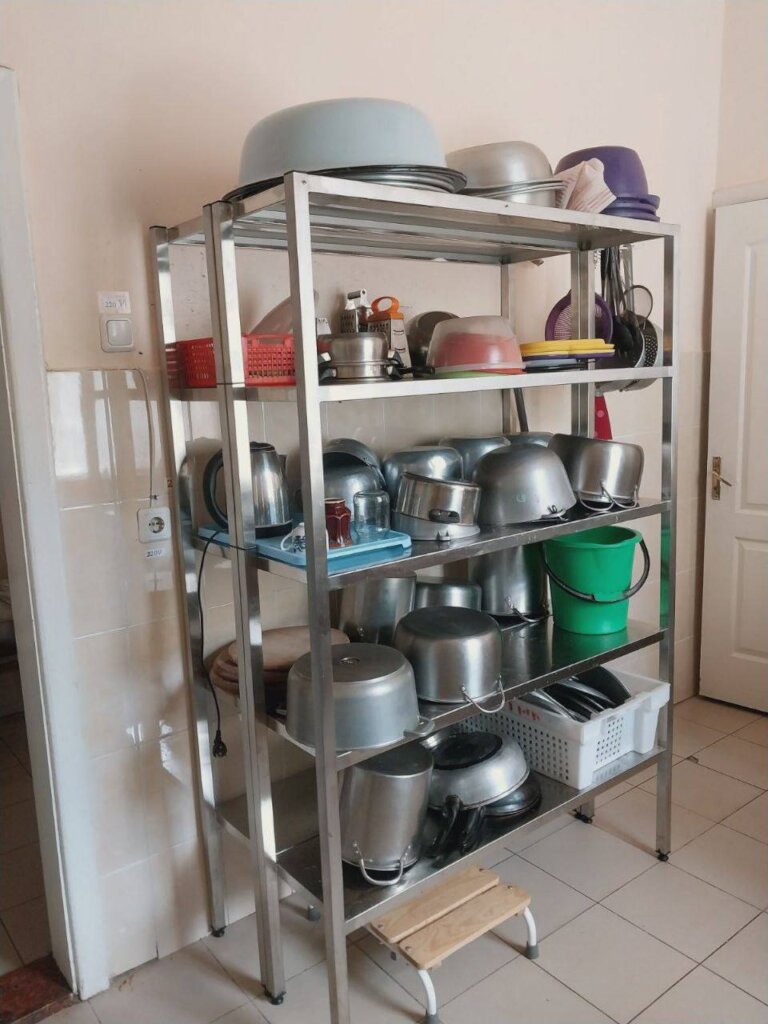 Safe Tableware for Elderly in Ukraine