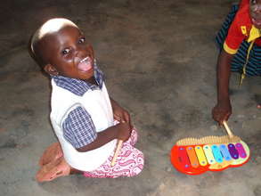Help 600 children in Uganda learn through play