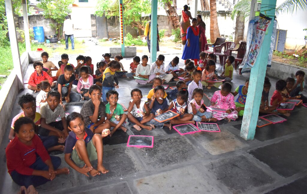 Build Safe Toilets for 100 Migrant Children