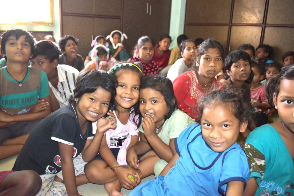 Build Safe Toilets for 100 Migrant Children