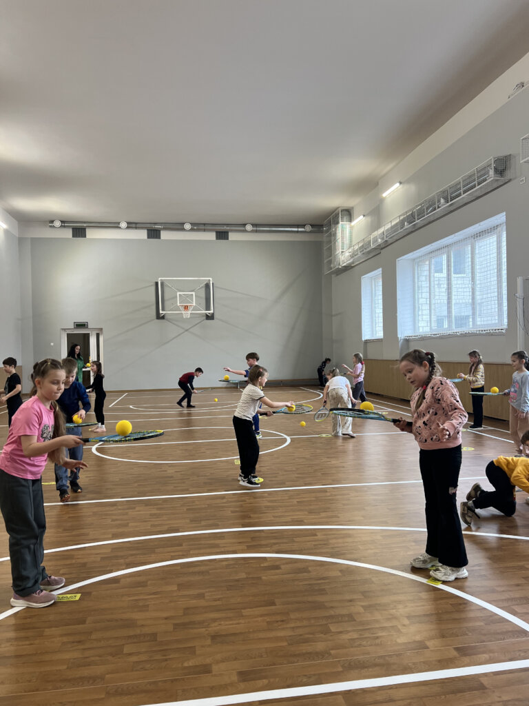 Equip 15 Ukrainian Schools with Tennis Gear