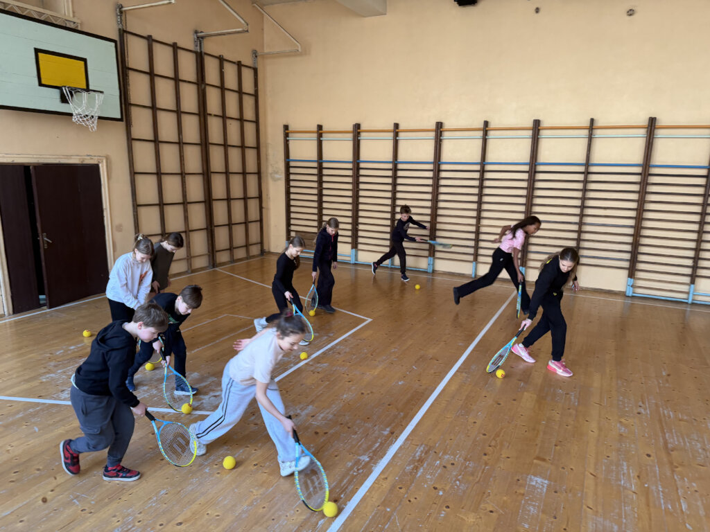 Equip 15 Ukrainian Schools with Tennis Gear