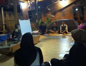 Language class for youth