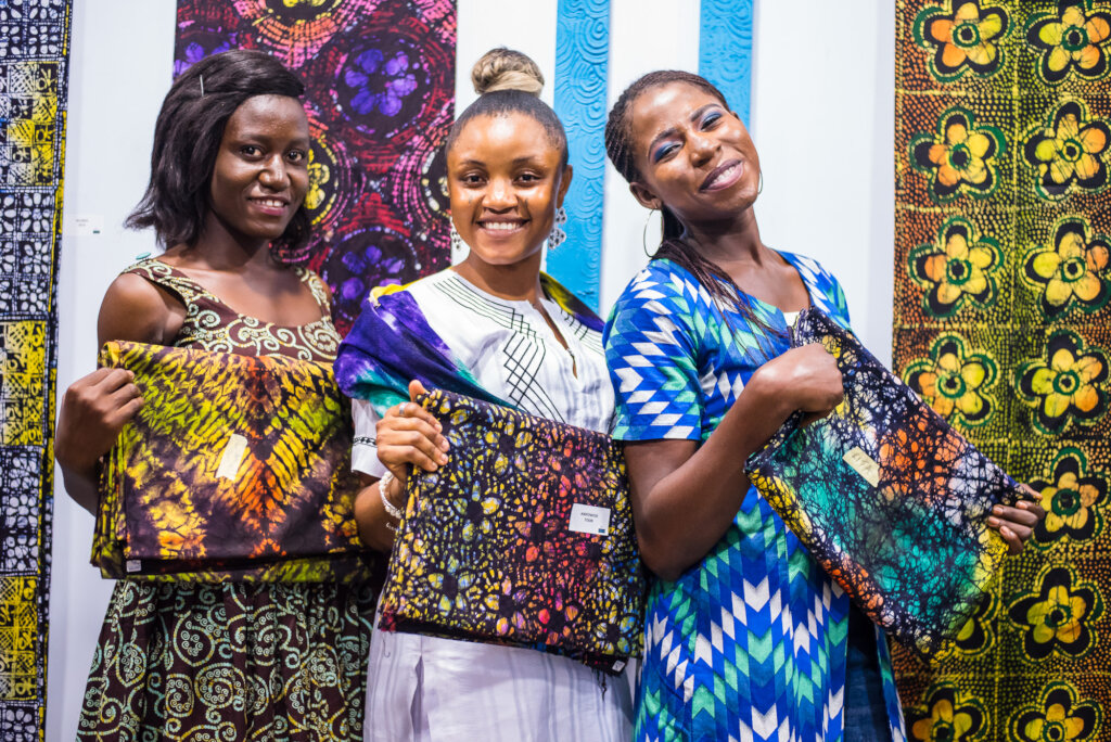 Help 100 Women Break Free from Poverty