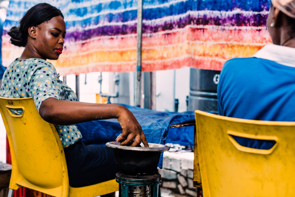 Help 100 Women Break Free from Poverty