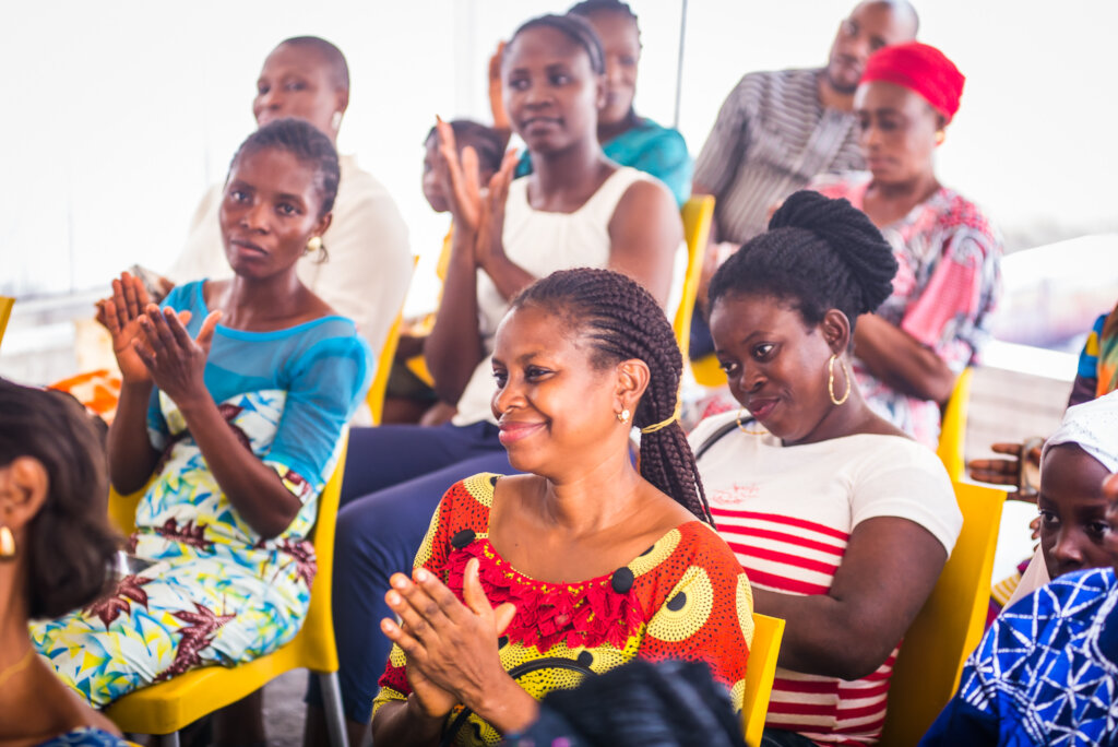 Help 100 Women Break Free from Poverty