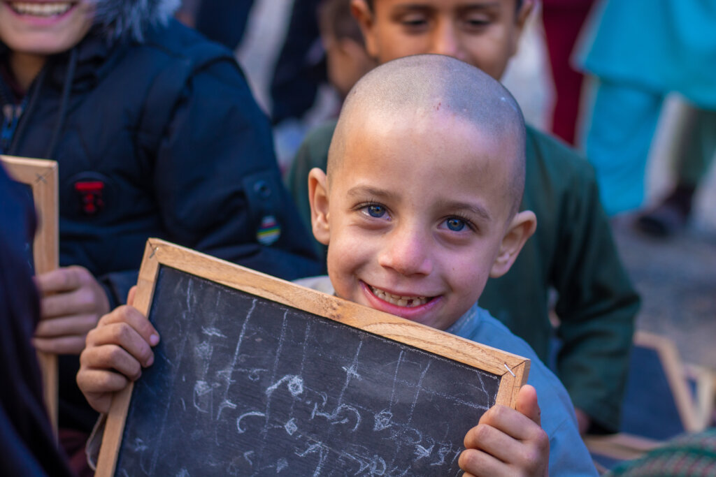 Help 3,000 Children in Pakistan Go to School