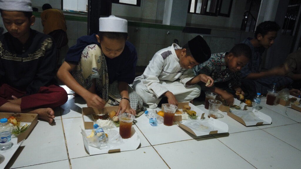 Support Iftar Meals for Vulnerable Communities