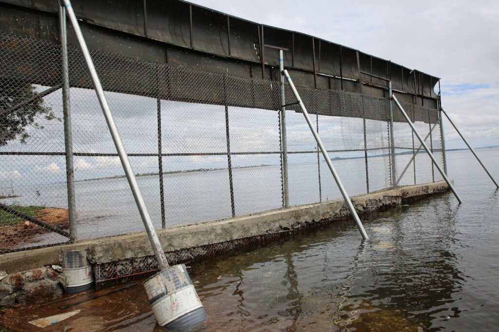 Part of the re-inforced fence structure