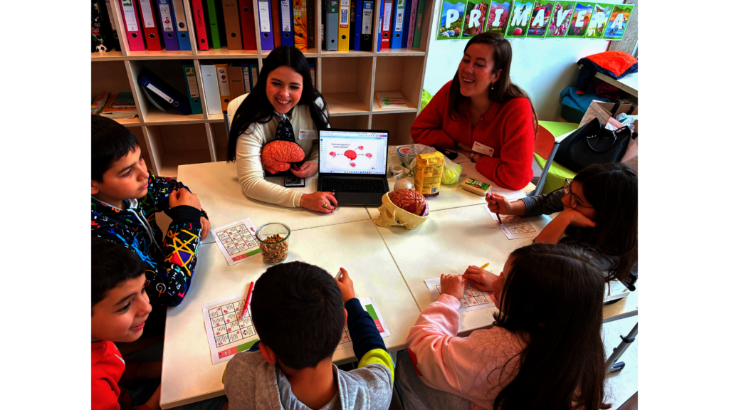 Connect migrant children and scientists in Europe