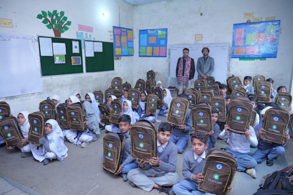 Provide 1000 School Kits in Pakistan