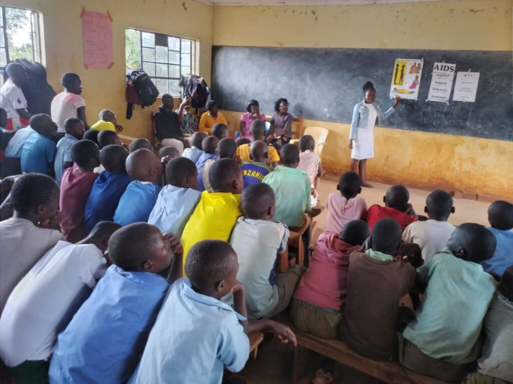 Enhance (mental) health of 2,084 Kenyan youths