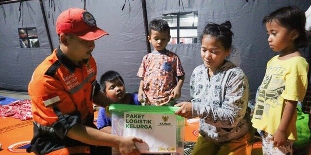 Pay Zakat to Alleviate Poverty in Indonesia