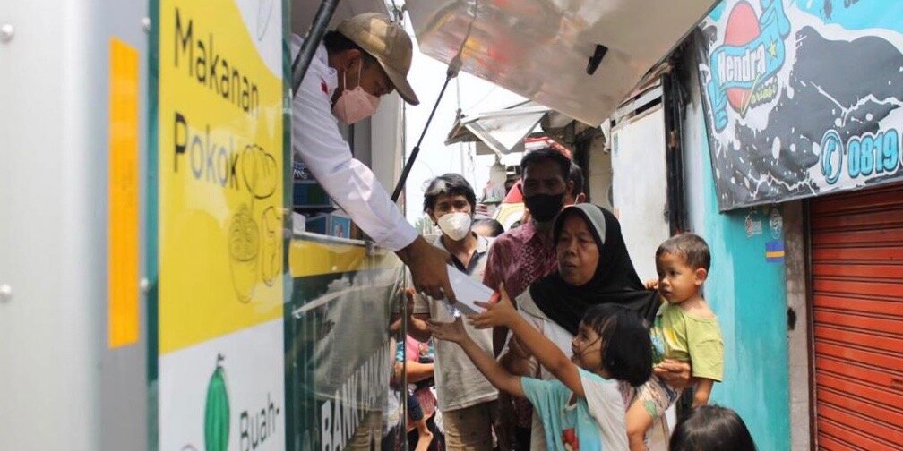 Pay Zakat to Alleviate Poverty in Indonesia