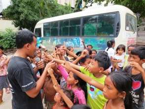 Kids excited to see the rescued animals at PTWRC