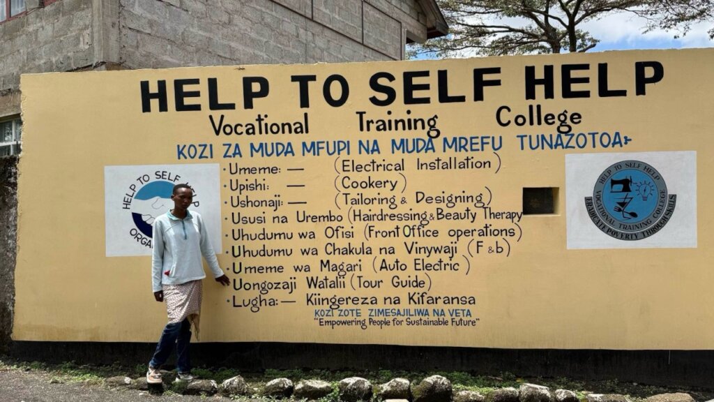 Let Violeth become a Tour Guide by Education I