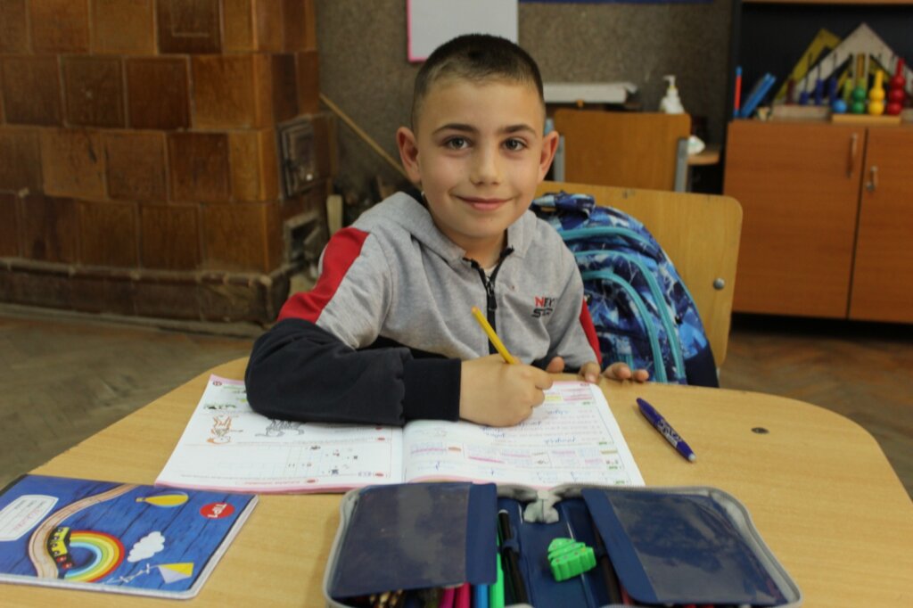 Keep in school 139 rural Romanian children
