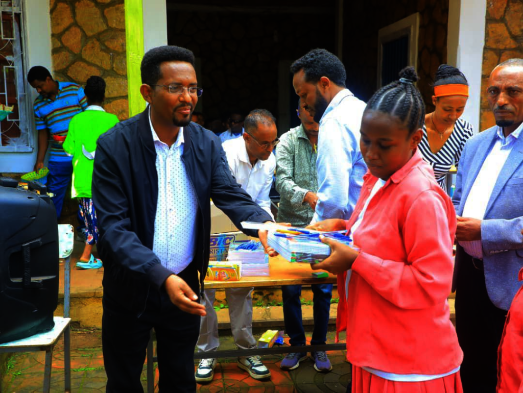 Dignity & Education for 2,000 Girls: Menstrual Hea