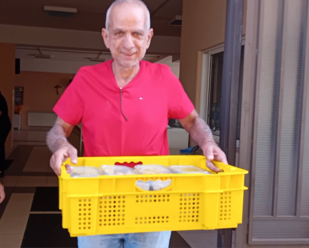FOOD DISTRIBUTION FOR THE LEBANON EMERGENCY