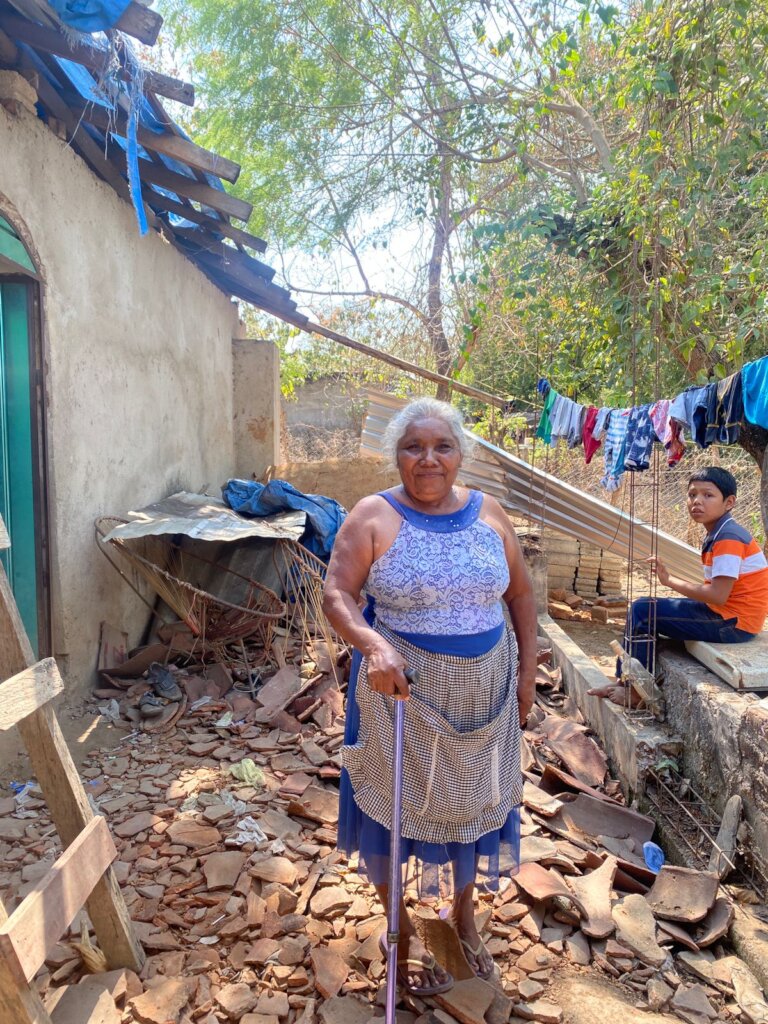 Women rebuilding San Marcos after earthquake