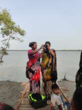 Learning how to use binoculars