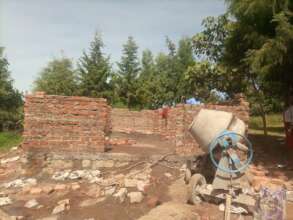 Pit latrine structure with individual cubicles
