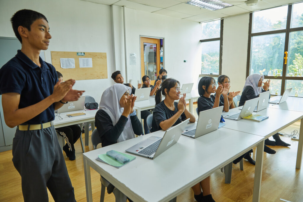 Send 100 Refugee Girls to School in KL for a Year
