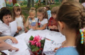 Blind children in the warm palms of art