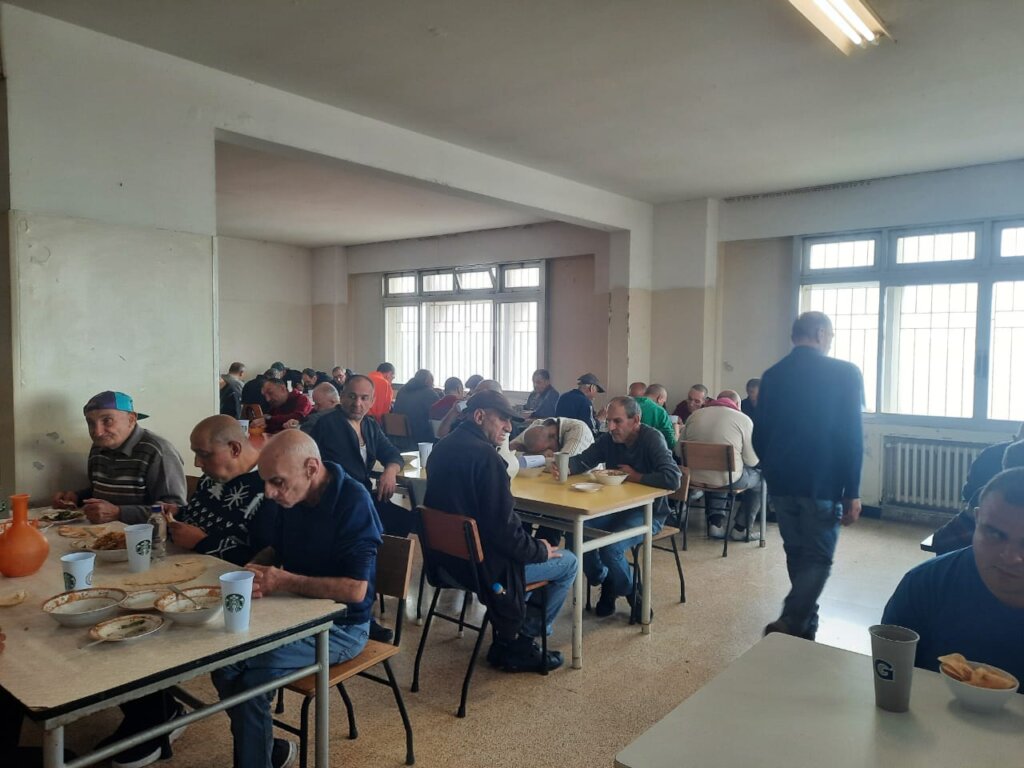 20,000 Hot Meals for Displaced People in Lebanon