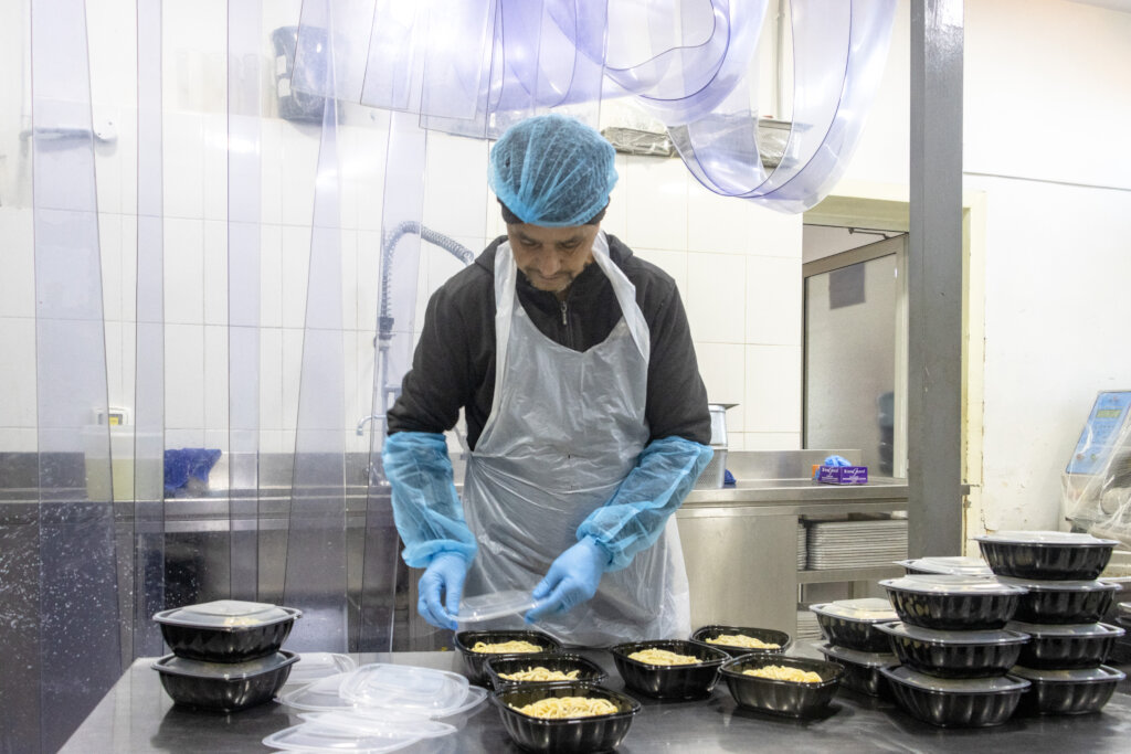 20,000 Hot Meals for Displaced People in Lebanon