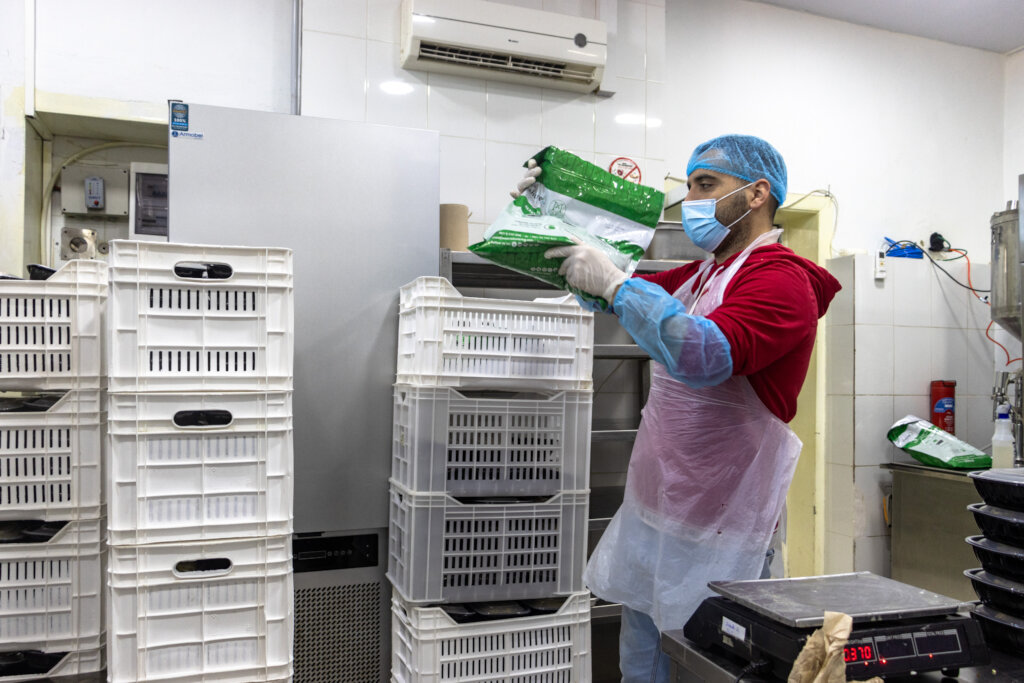 20,000 Hot Meals for Displaced People in Lebanon