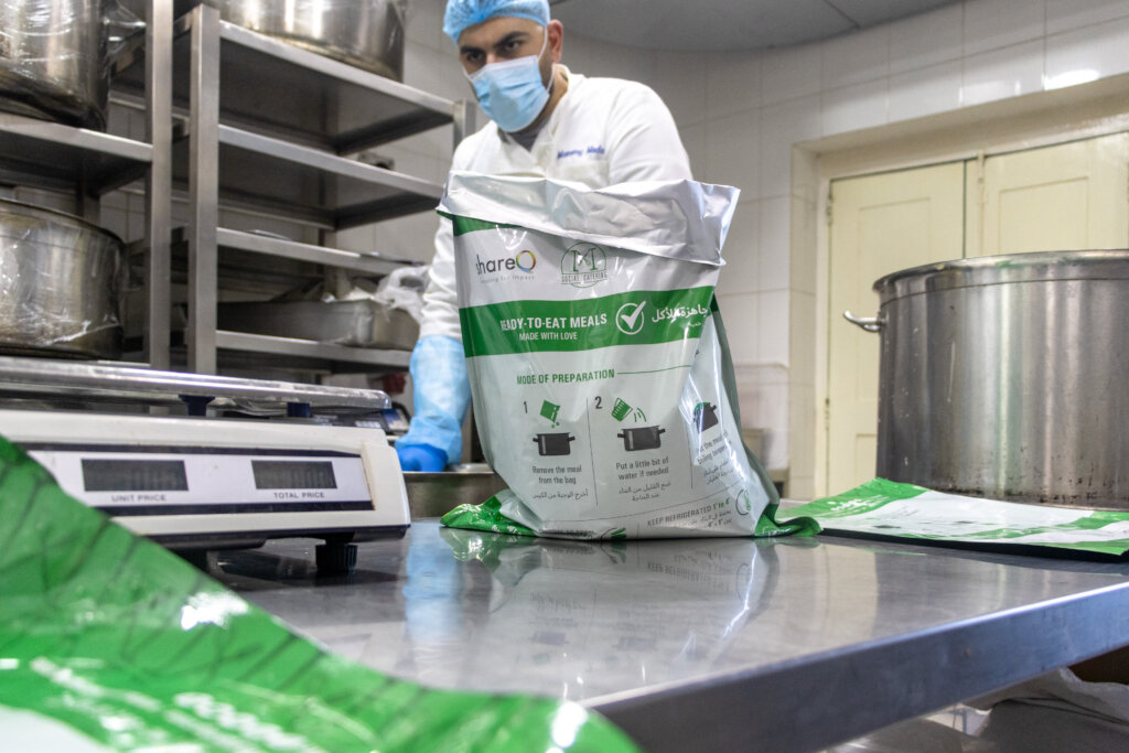 20,000 Hot Meals for Displaced People in Lebanon