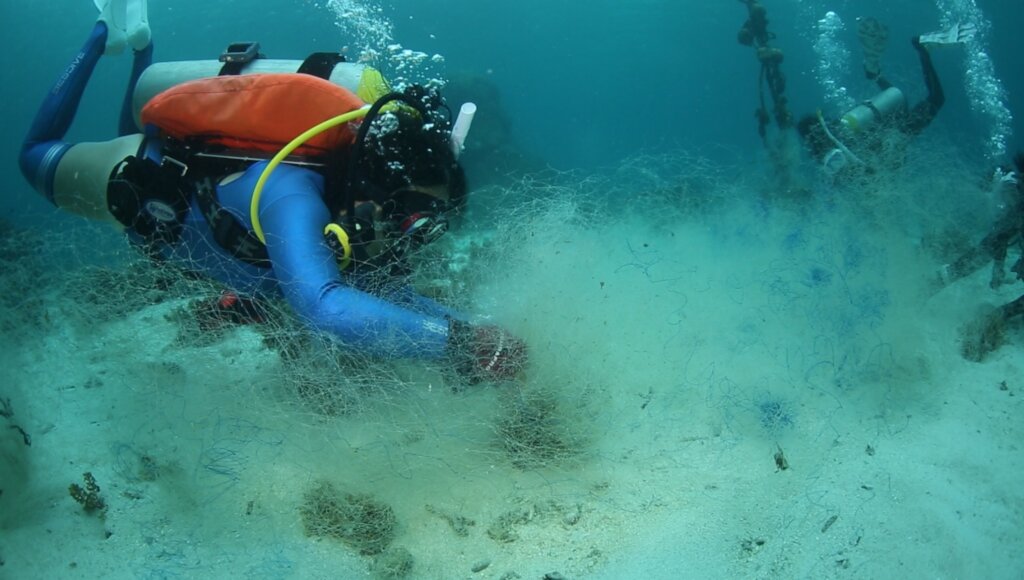 Dive Against Ghost Gears