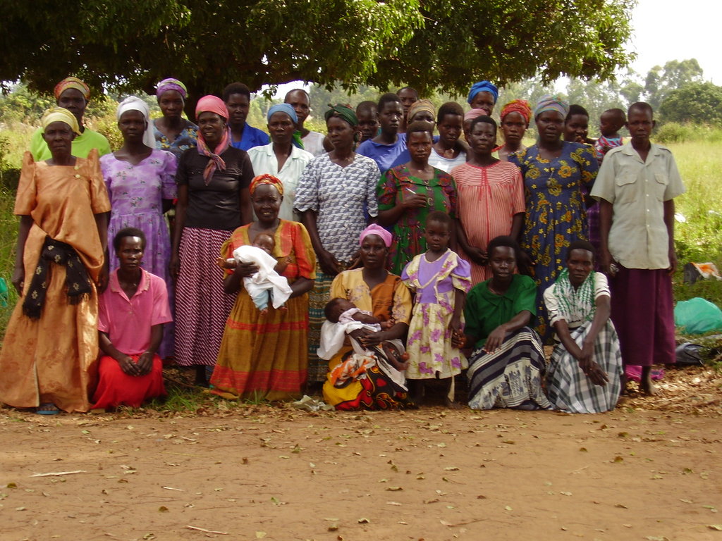 Empower 750 Ugandan rural women start businesses.