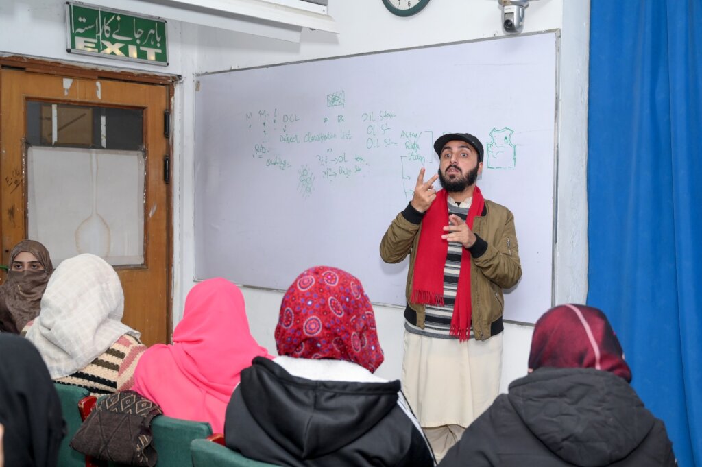 Empowering Deaf Inclusion Through Signs Training