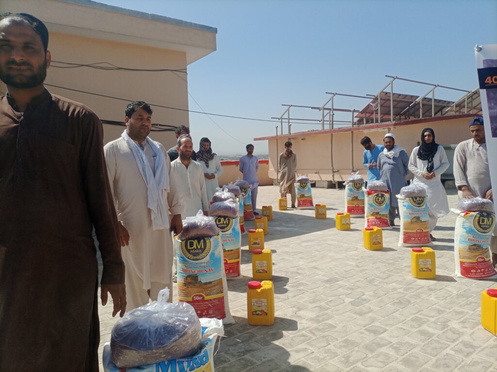 Food distribution to IDPs