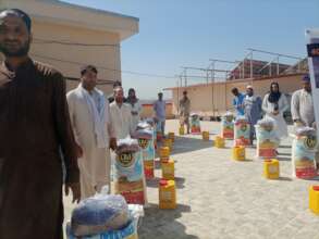 Food distribution to IDPs