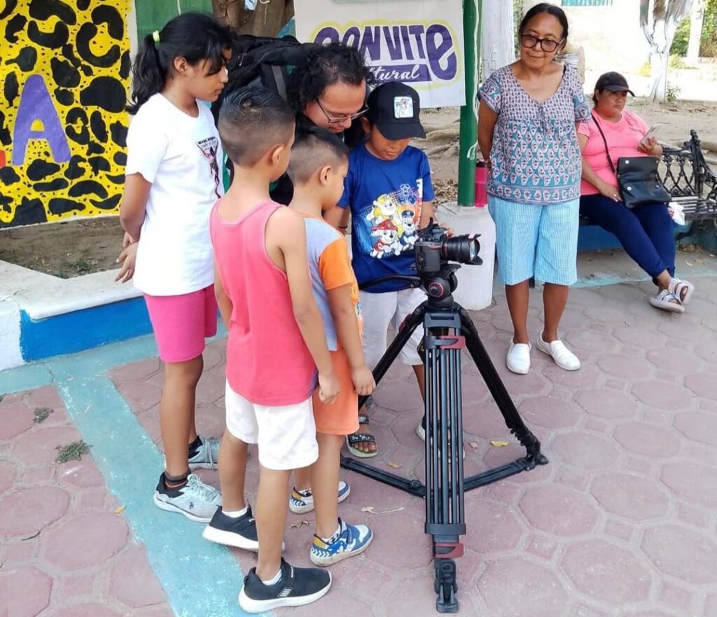 Empower youth in Guerrero to tell their stories