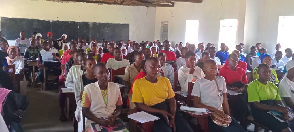 Build 6 Classrooms for 300 Students in Uganda